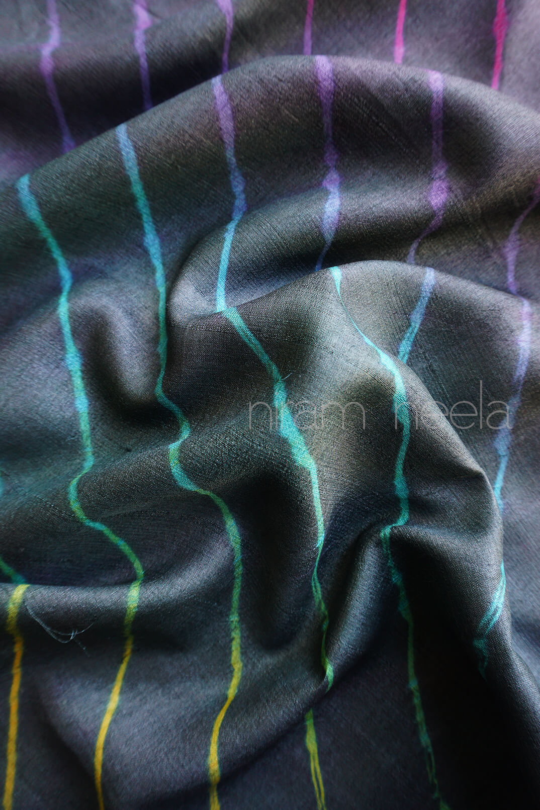 Grey and multicolour Leheriya tussar silk saree - Niram Neela