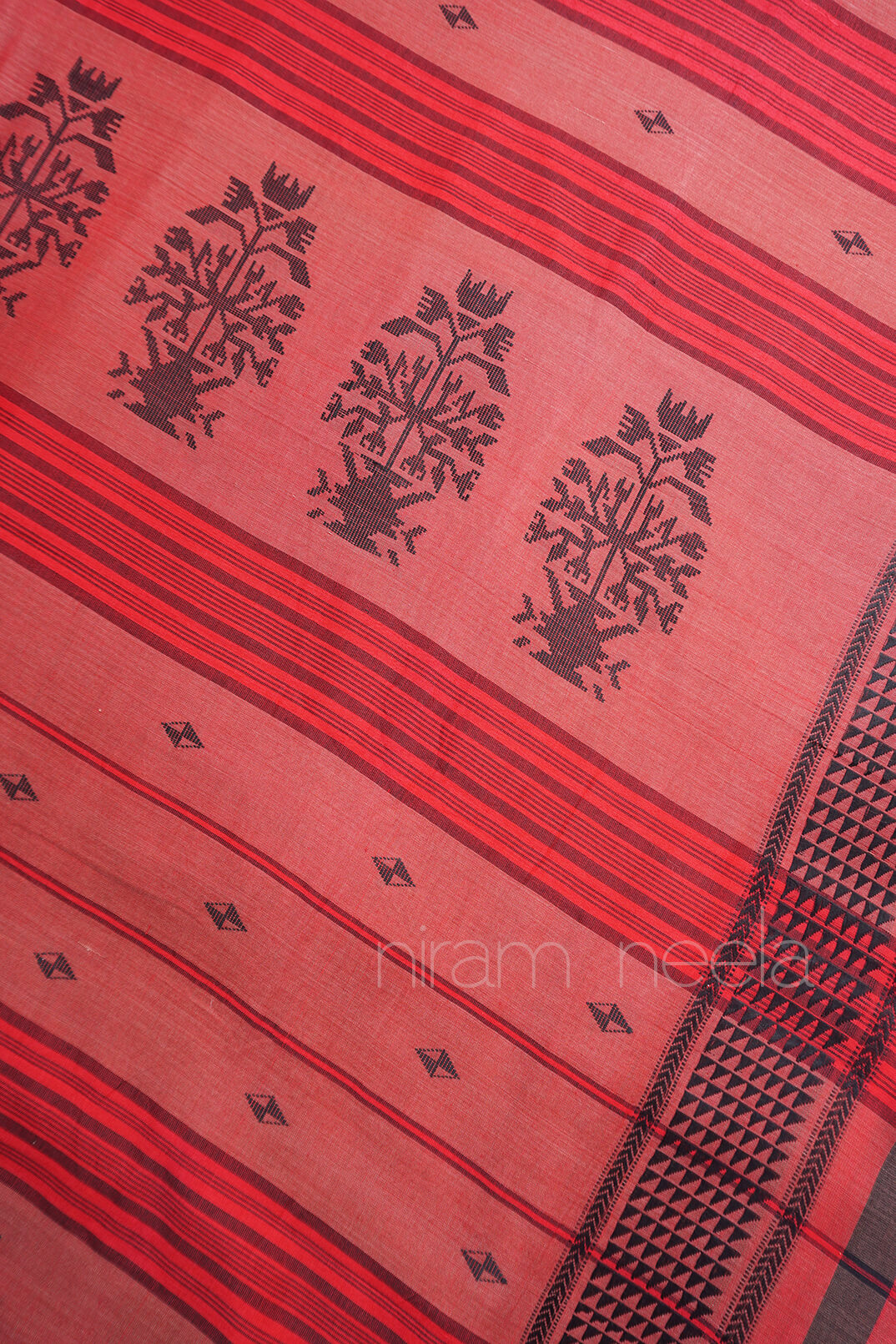 Red and black Sausar cotton saree - Niram Neela