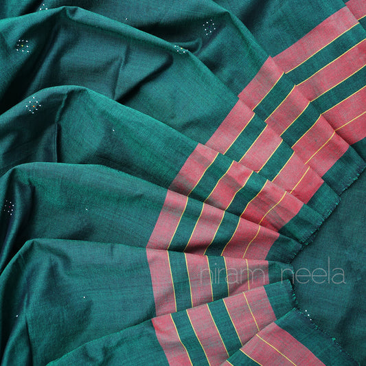 Green and red Tangaliya cotton saree - Niram Neela