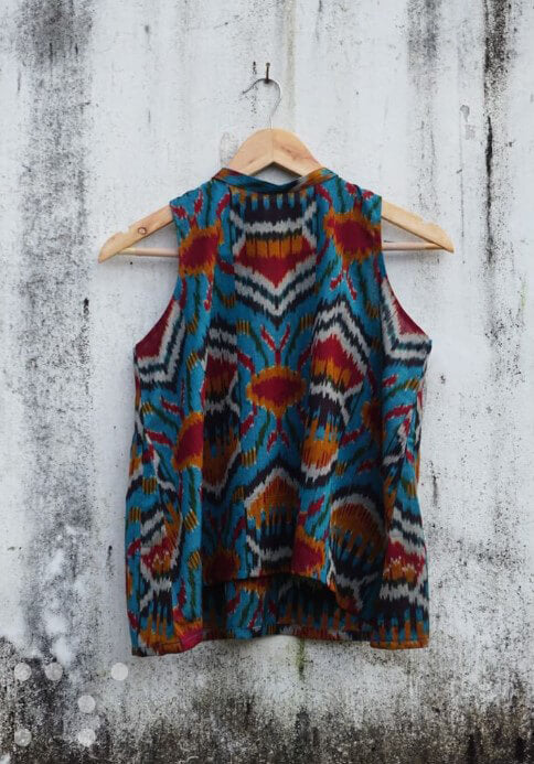 Short top with back cut-out detail in ikat - Niram Neela