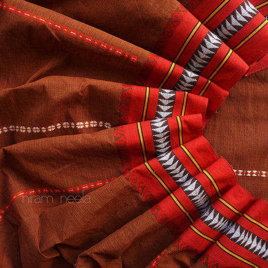 Brown and red Begumpuri cotton saree - Niram Neela