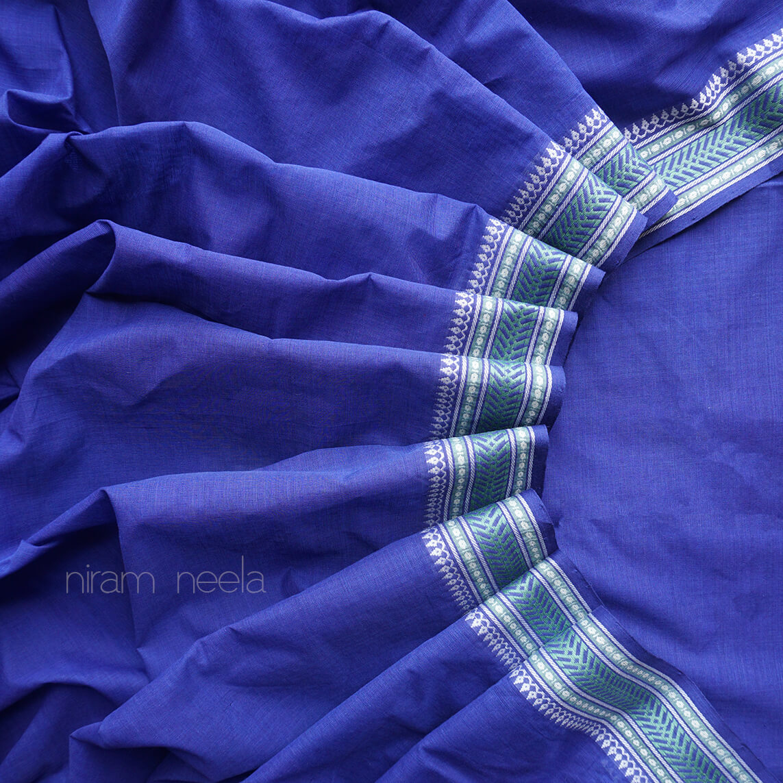 Blue and white Begumpuri cotton saree - Niram Neela