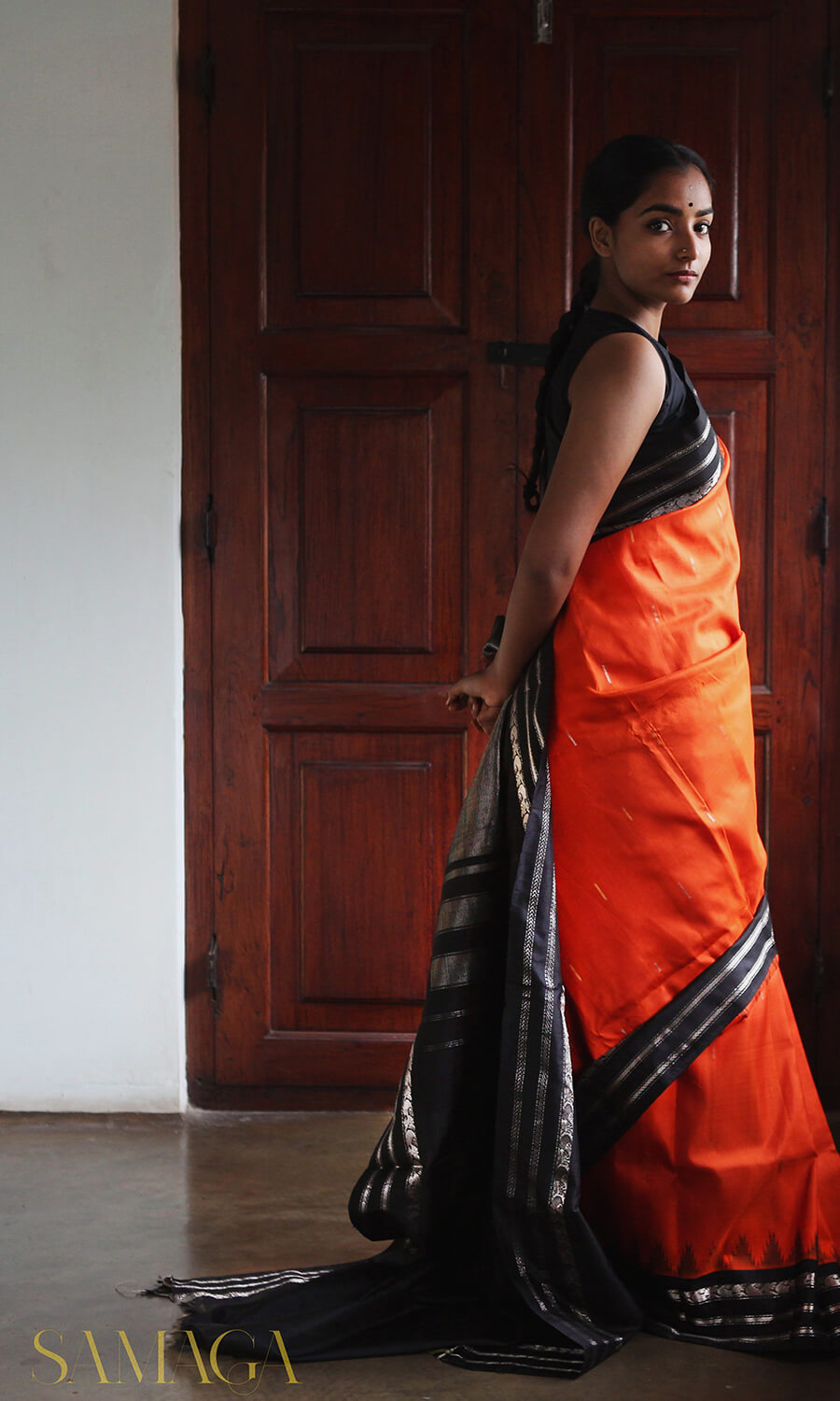 Orange & black Gadwal silk saree - Niram Neela